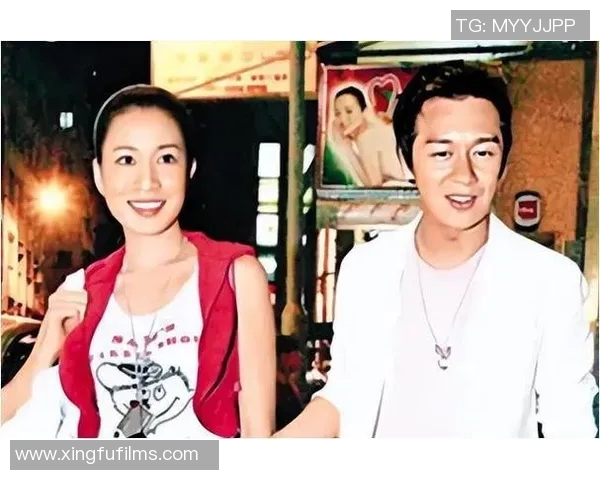 足球明星与空姐的浪漫故事揭示了明星生活背后的真实情感与挑战